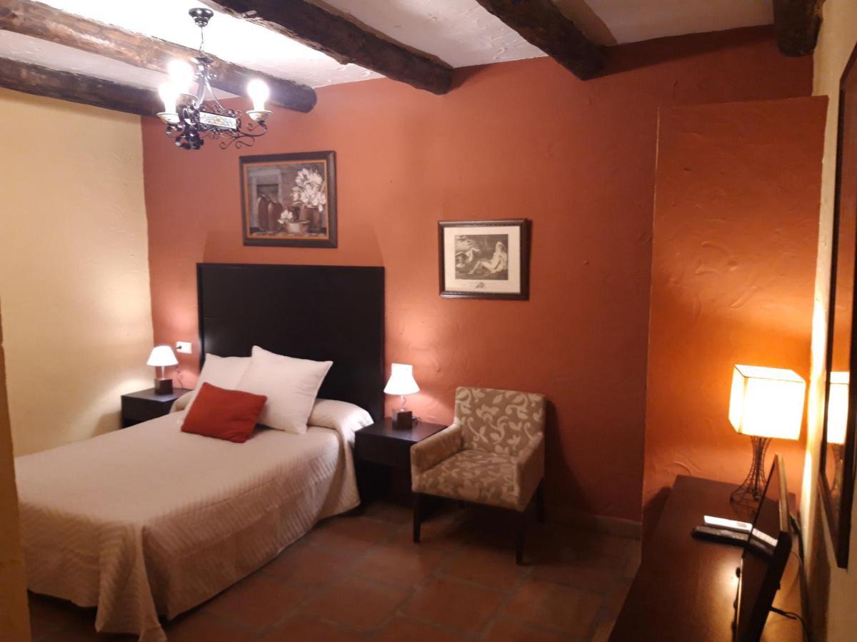 Hotel Restaurante Las Buitreras El Colmenar Екстер'єр фото