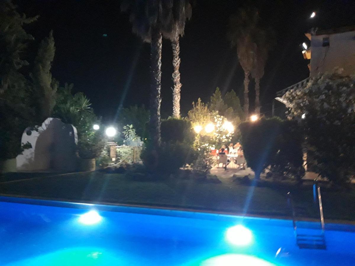 Hotel Restaurante Las Buitreras El Colmenar Екстер'єр фото