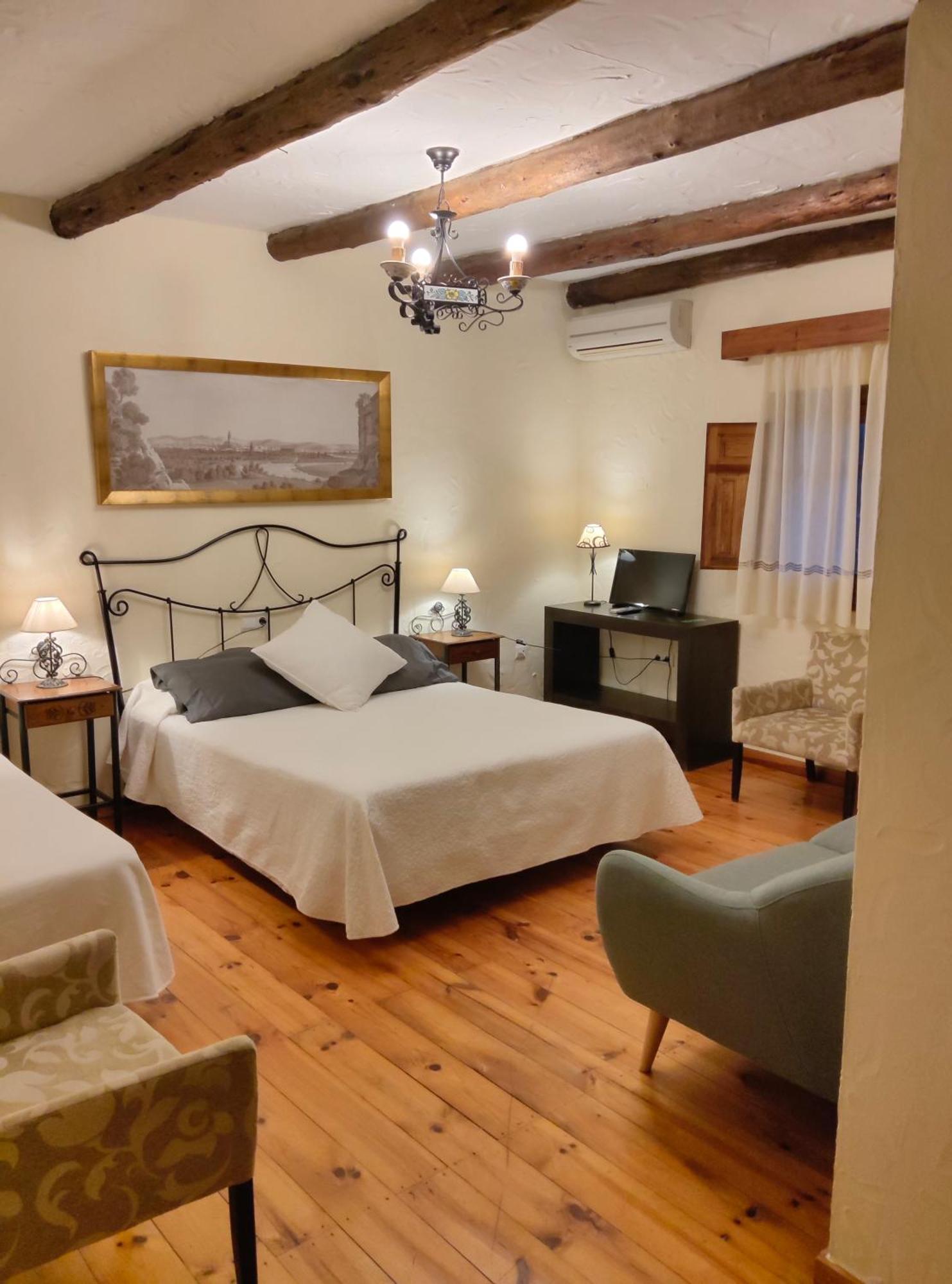Hotel Restaurante Las Buitreras El Colmenar Екстер'єр фото