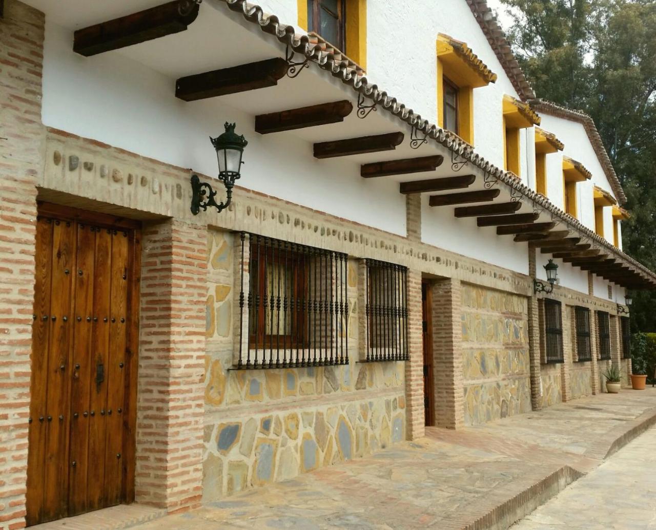 Hotel Restaurante Las Buitreras El Colmenar Екстер'єр фото